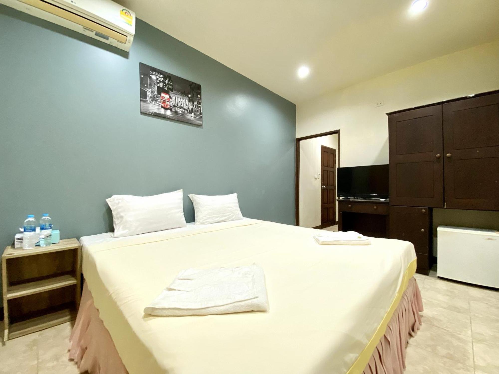 Patong Adventure Hostel Exterior foto